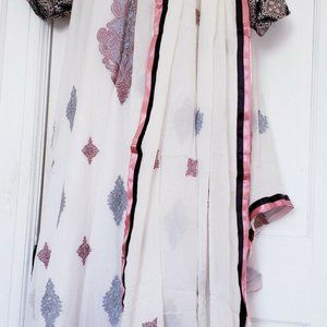 Pakistani off white chiffon  Salwar Kameez bust 46 New